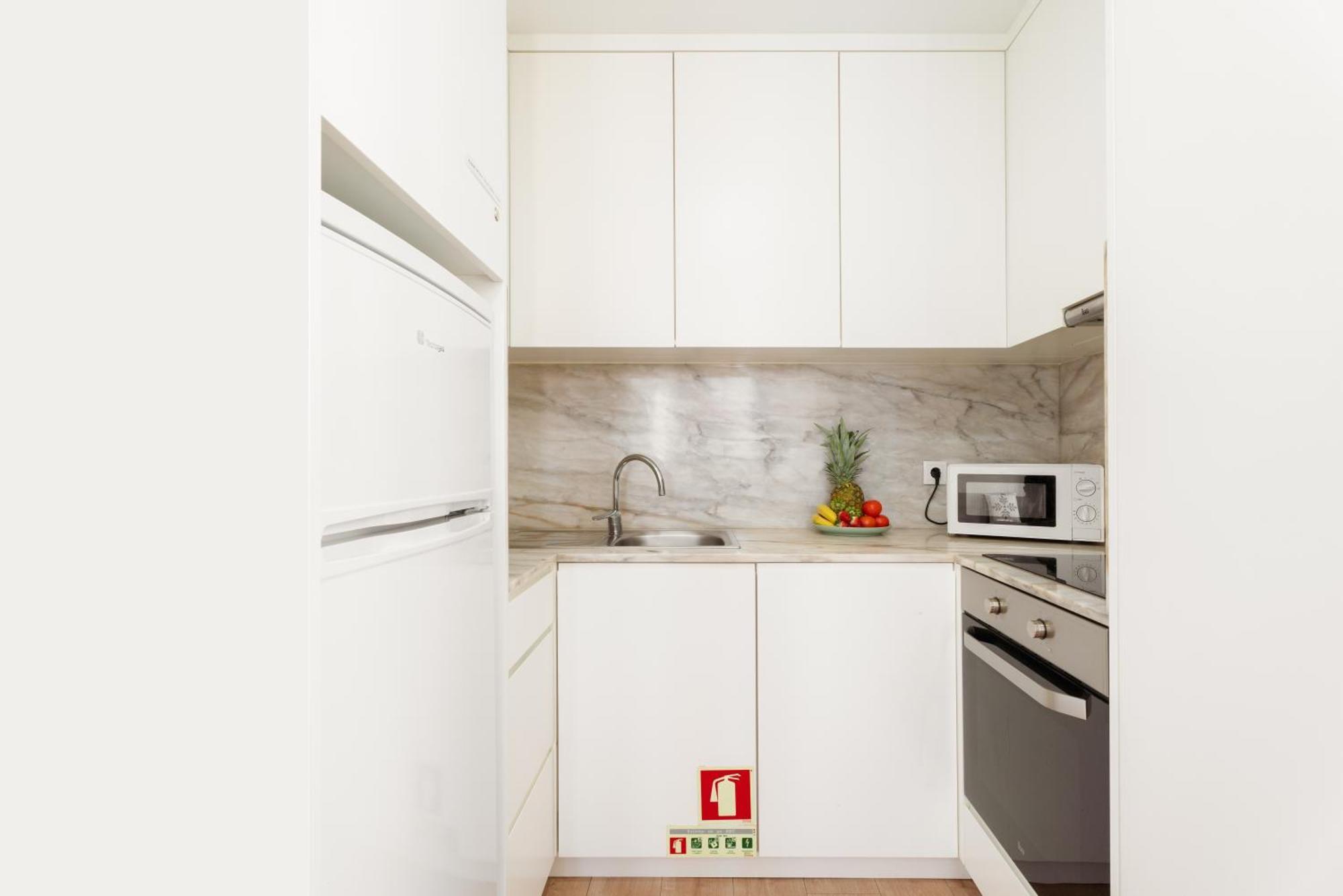 Ferienwohnung Host Wise - Flat W Free Private Parking - Bright & Cozy Porto Exterior foto