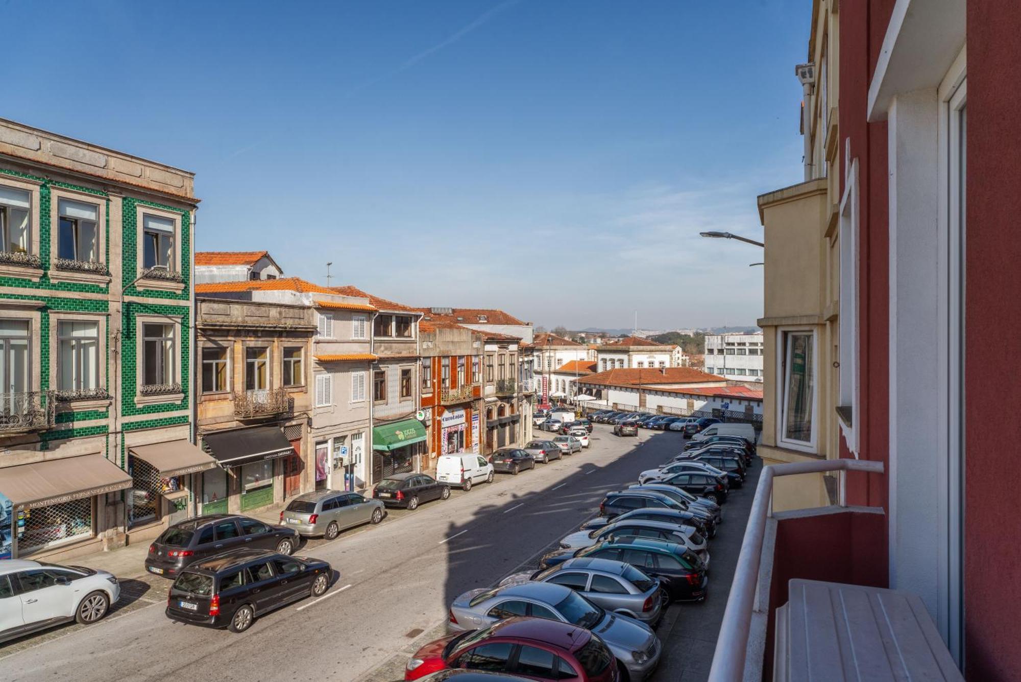 Ferienwohnung Host Wise - Flat W Free Private Parking - Bright & Cozy Porto Exterior foto