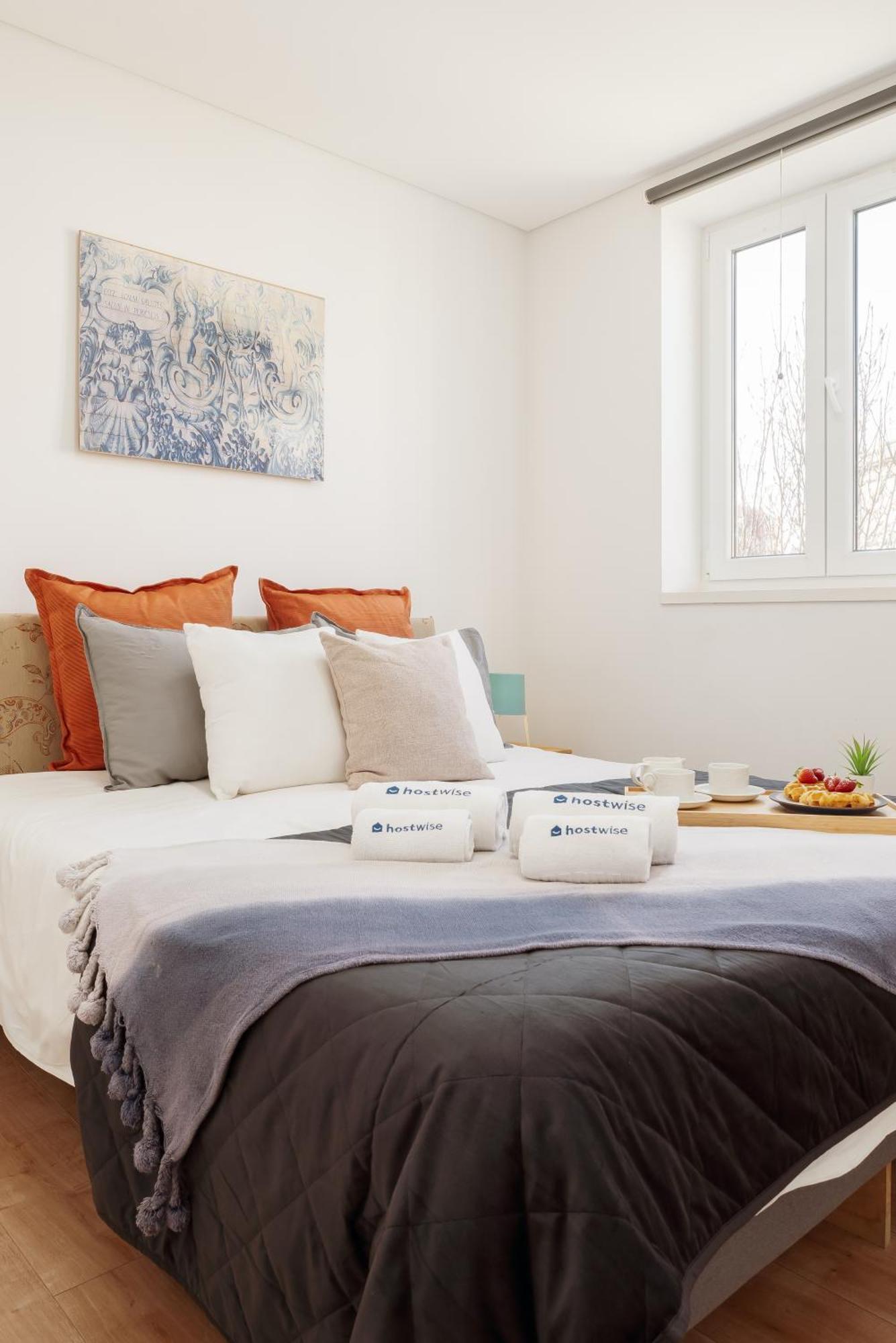 Ferienwohnung Host Wise - Flat W Free Private Parking - Bright & Cozy Porto Exterior foto